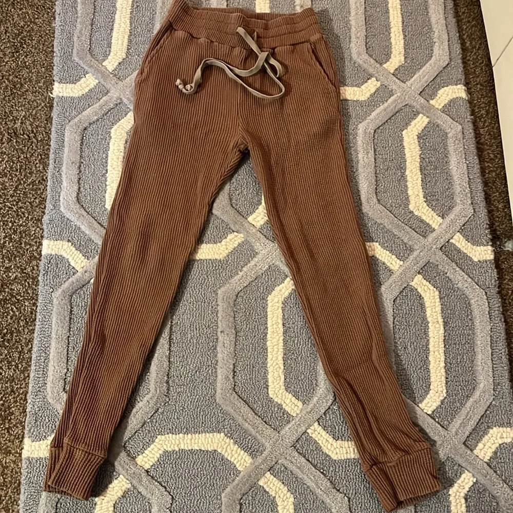 Brown waffle knit jogger set - Picture 7 of 17
